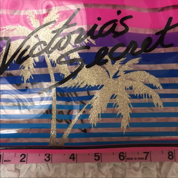 NWOT Victoria Secret Cosmetic Bag - Picture 3 of 6